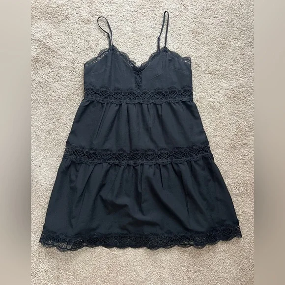 Express Lace Detailed Trapeze Dress - Picture 3 of 5